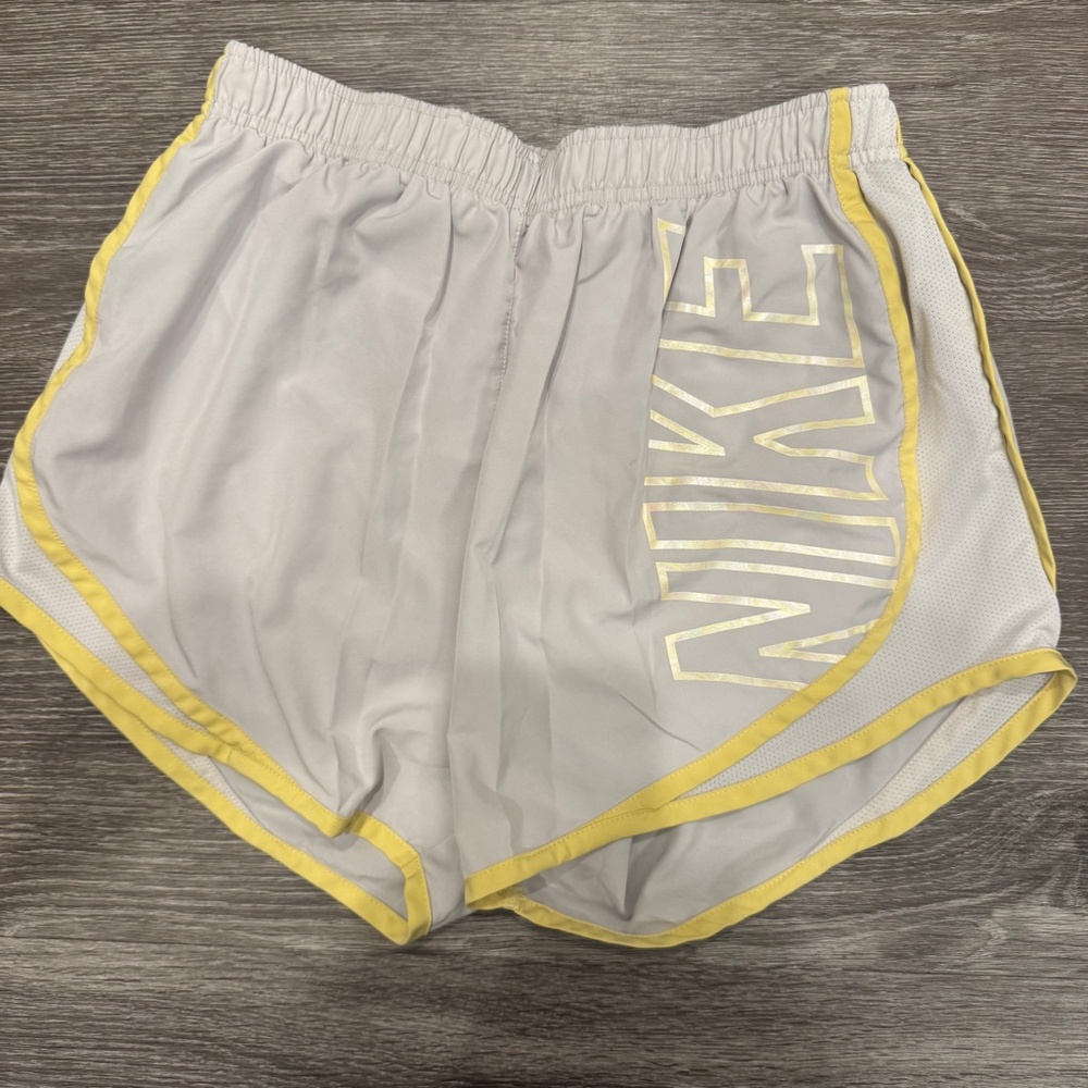 Nike Dri-FIT Women's White Yellow Athletic Shorts Size Medium